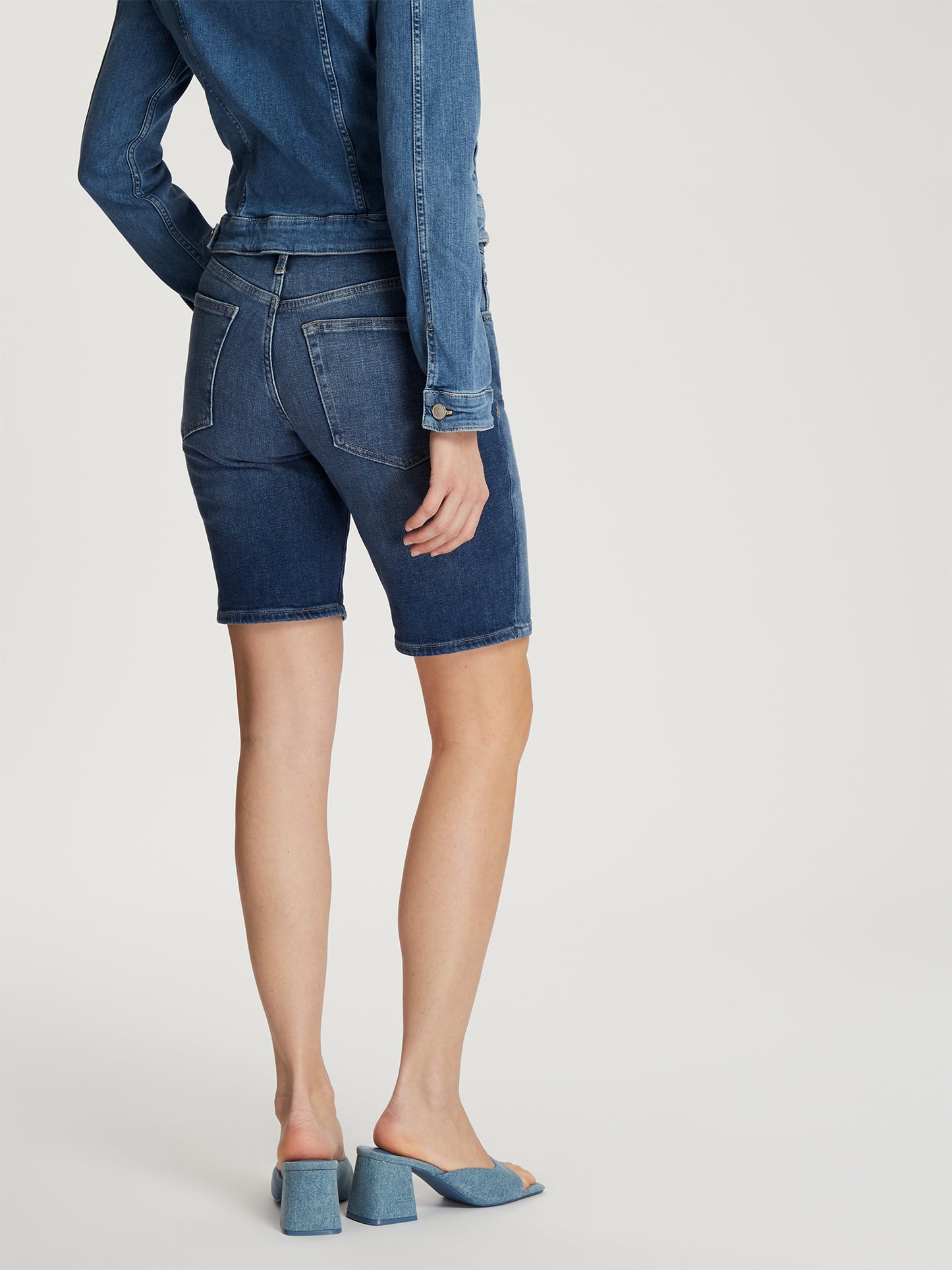 Brooke Damen Jeans Shorts Mid Waist mittelblau