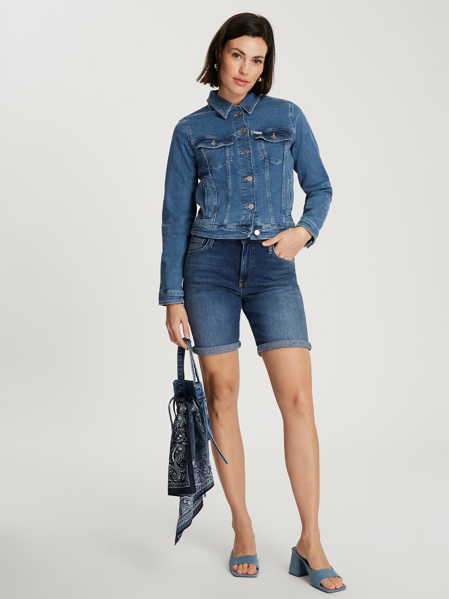 Brooke Damen Jeans Shorts Mid Waist mittelblau