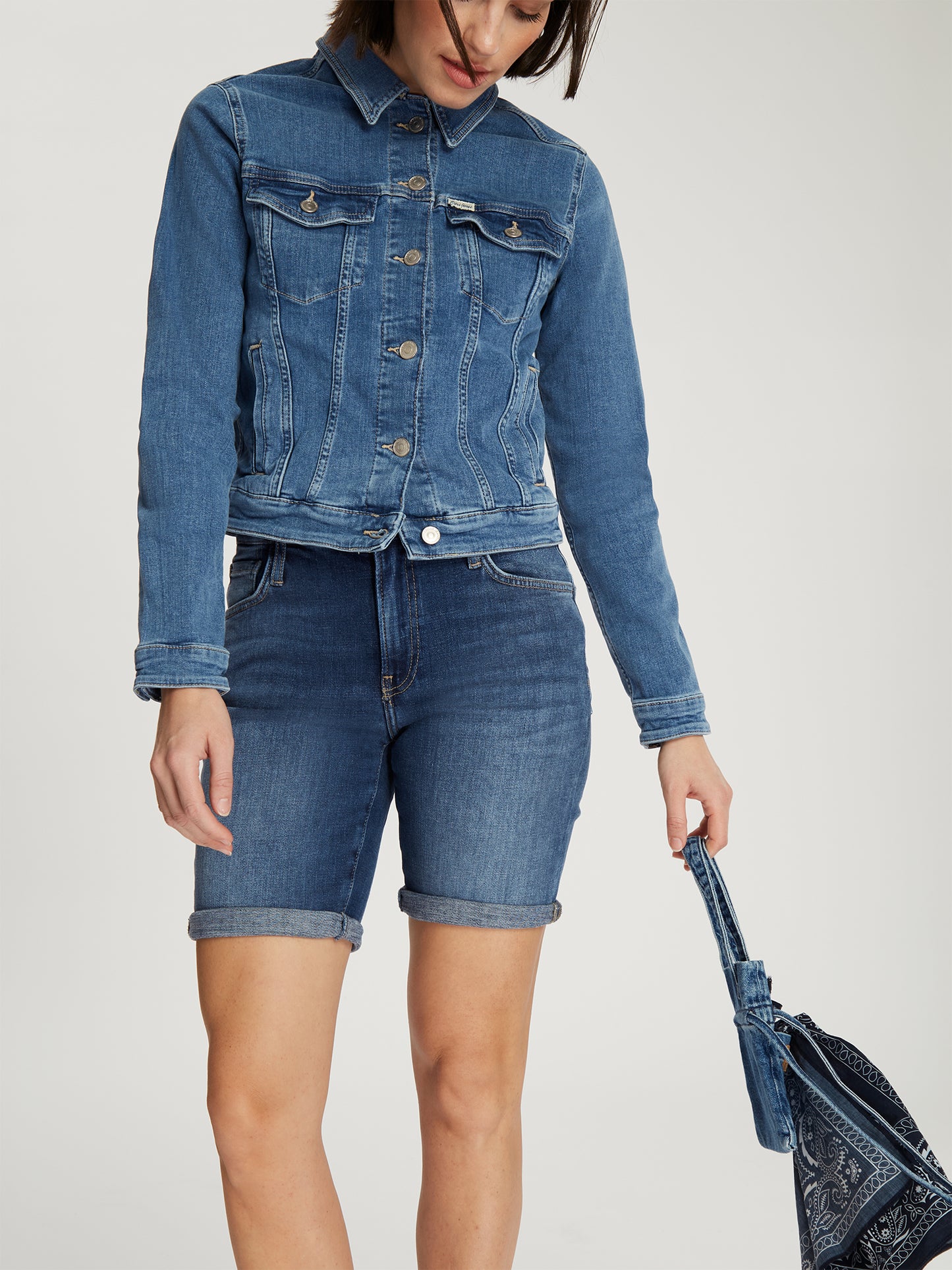Brooke Damen Jeans Shorts Mid Waist mittelblau