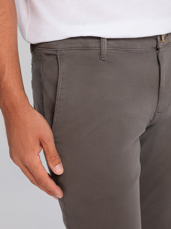Men's slim tapered fit chinos in anthracite