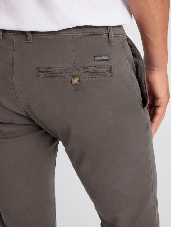 Men's slim tapered fit chinos in anthracite
