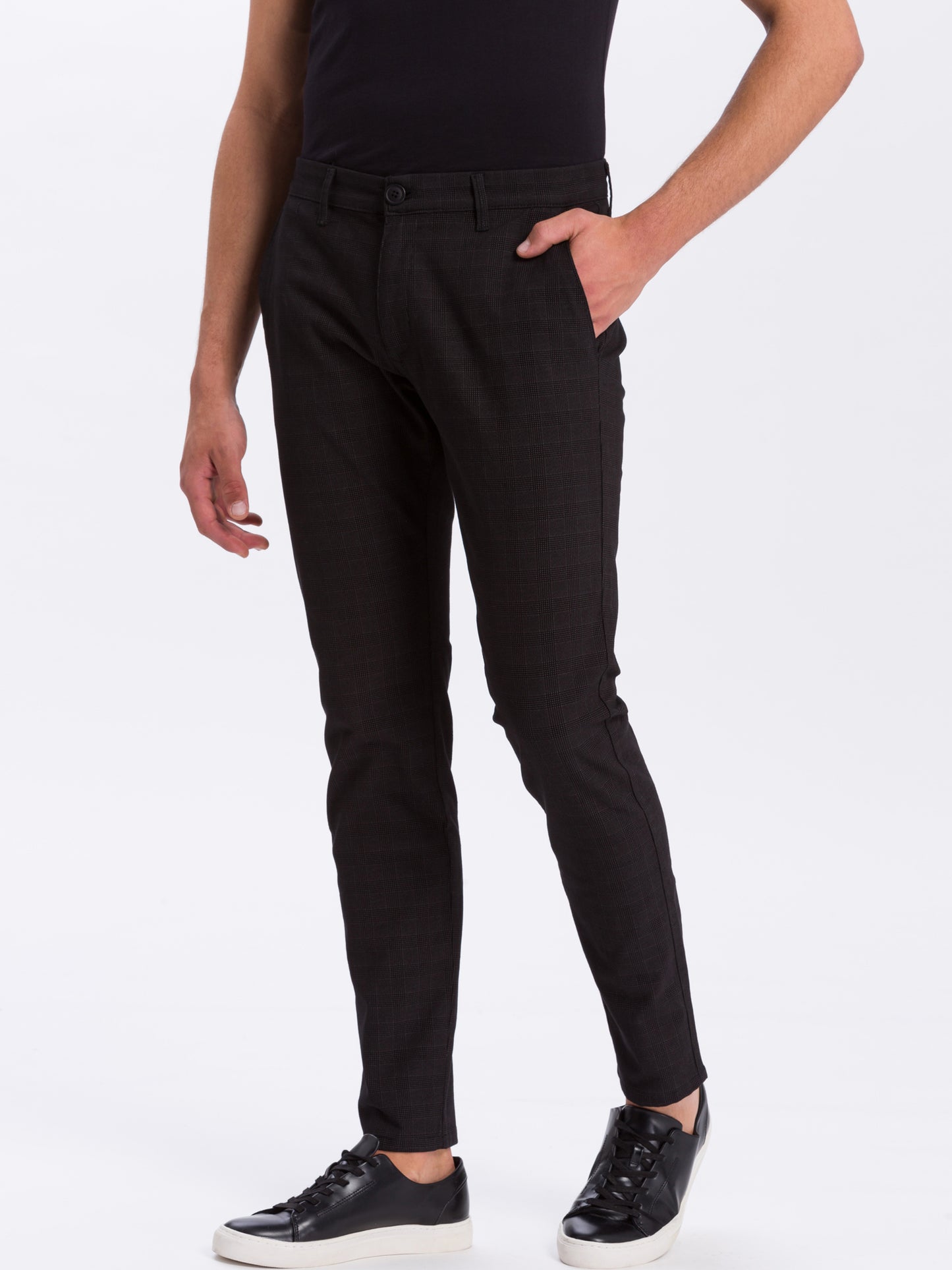 Herren Chino in Grau mit Karomuster