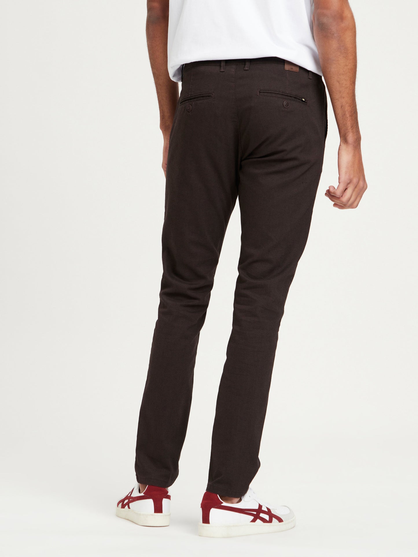 Men's chinos slim tapered fit brown.