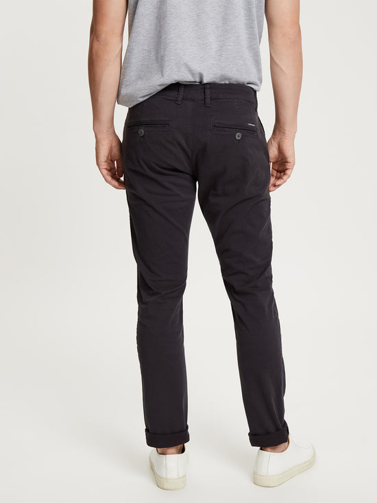 Herren Chino Slim Tapered Fit schwarz