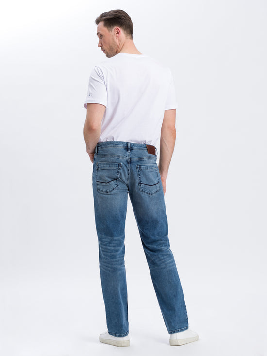 Antonio Herren Jeans Relaxed Fit Regular Waist Straight Leg mittelblau