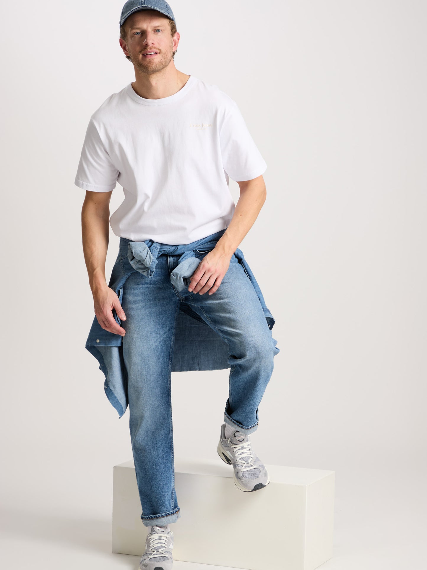 Antonio men's jeans relaxed fit regular waist straight leg medium blue.