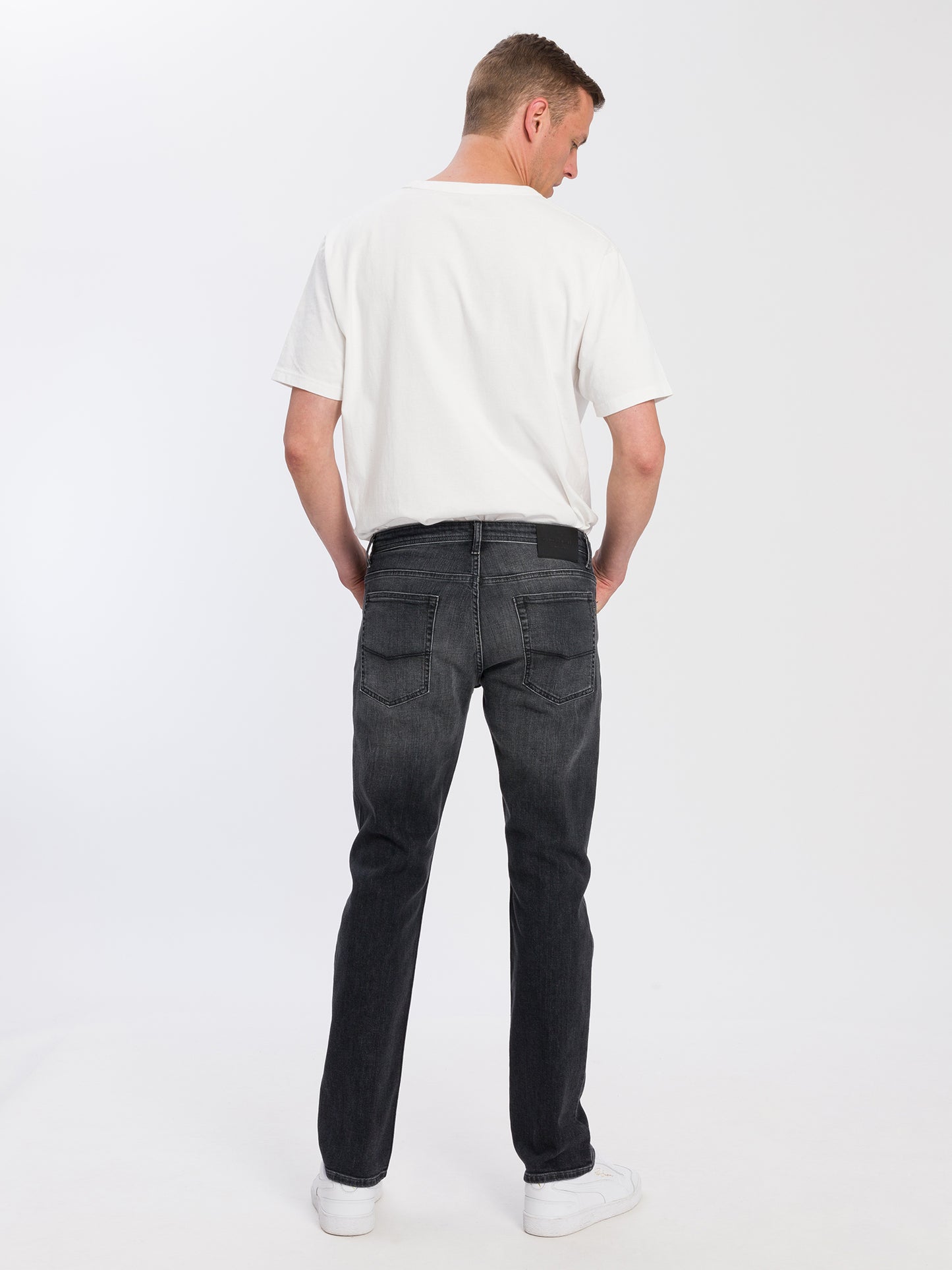 Dylan men's jeans regular fit regular waist straight leg dark grey