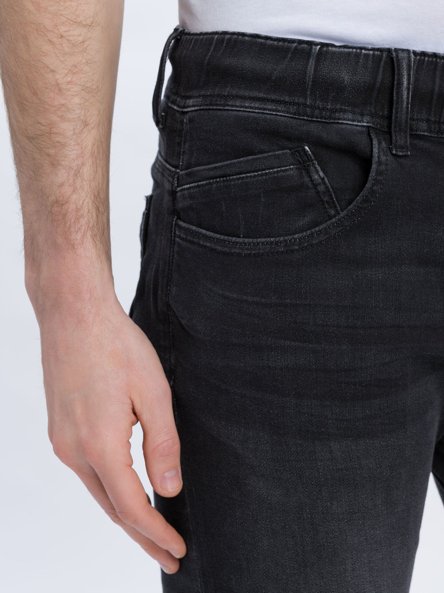 Jimi Men's Jeans Slim Fit Regular Waist Tapered Leg