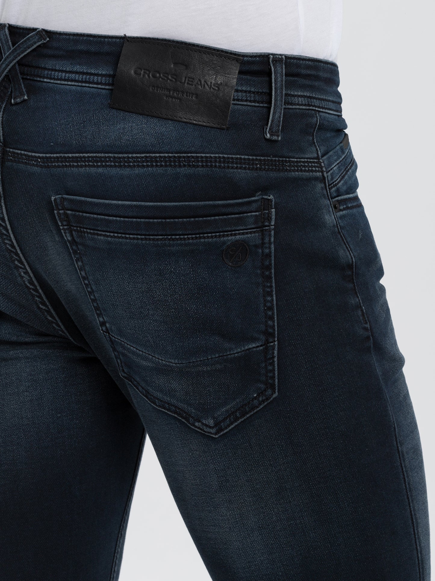 Jimi men's jeans slim fit regular waist tapered leg black blue