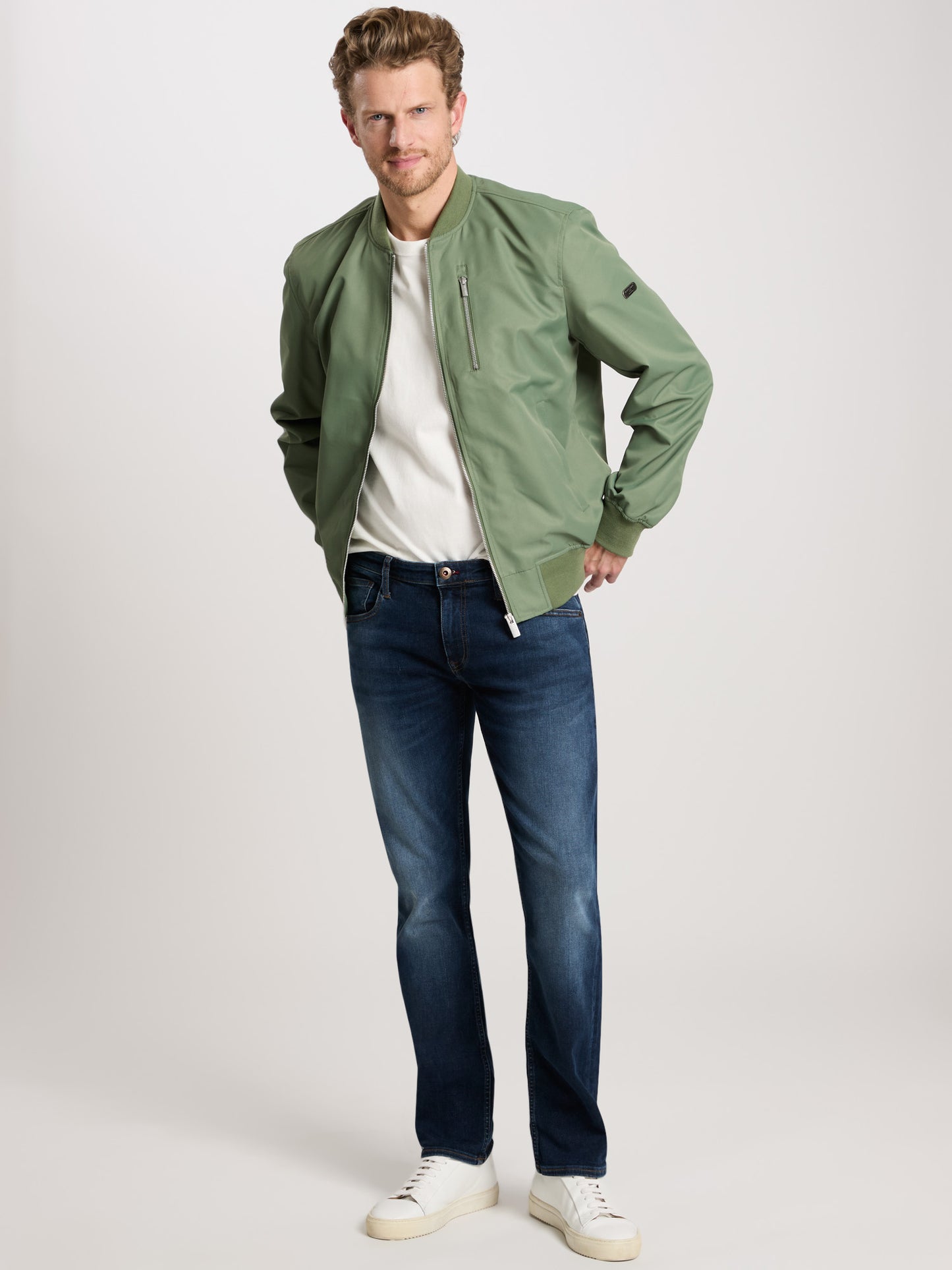 Damien men's jeans slim fit regular waist straight leg dark blue.