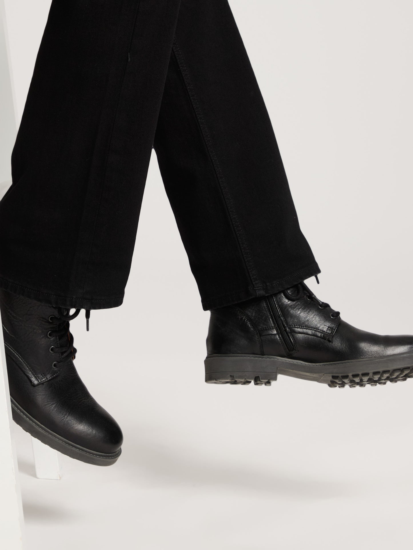 Colin Herren Jeans Slim Fit Bootcut schwarz