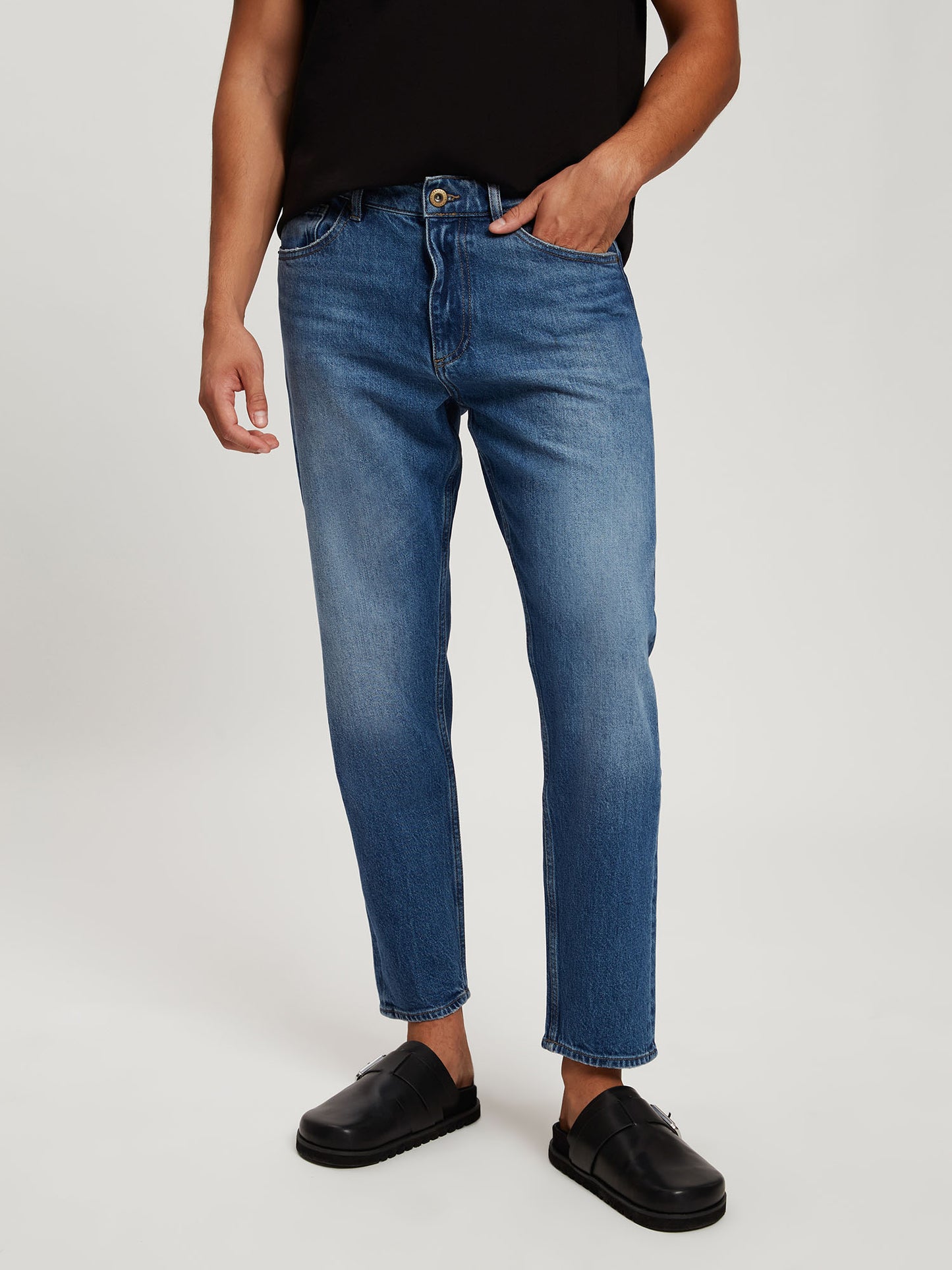 Finn Herren Jeans Tapered Fit Straight Leg mittelblau