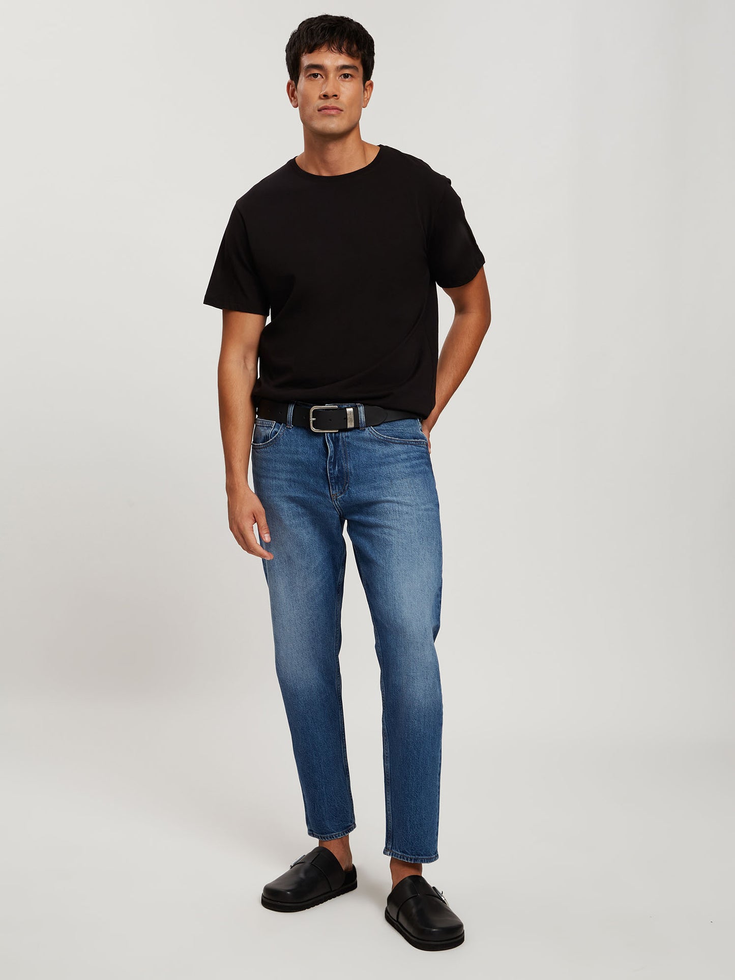 Finn Herren Jeans Tapered Fit Straight Leg mittelblau