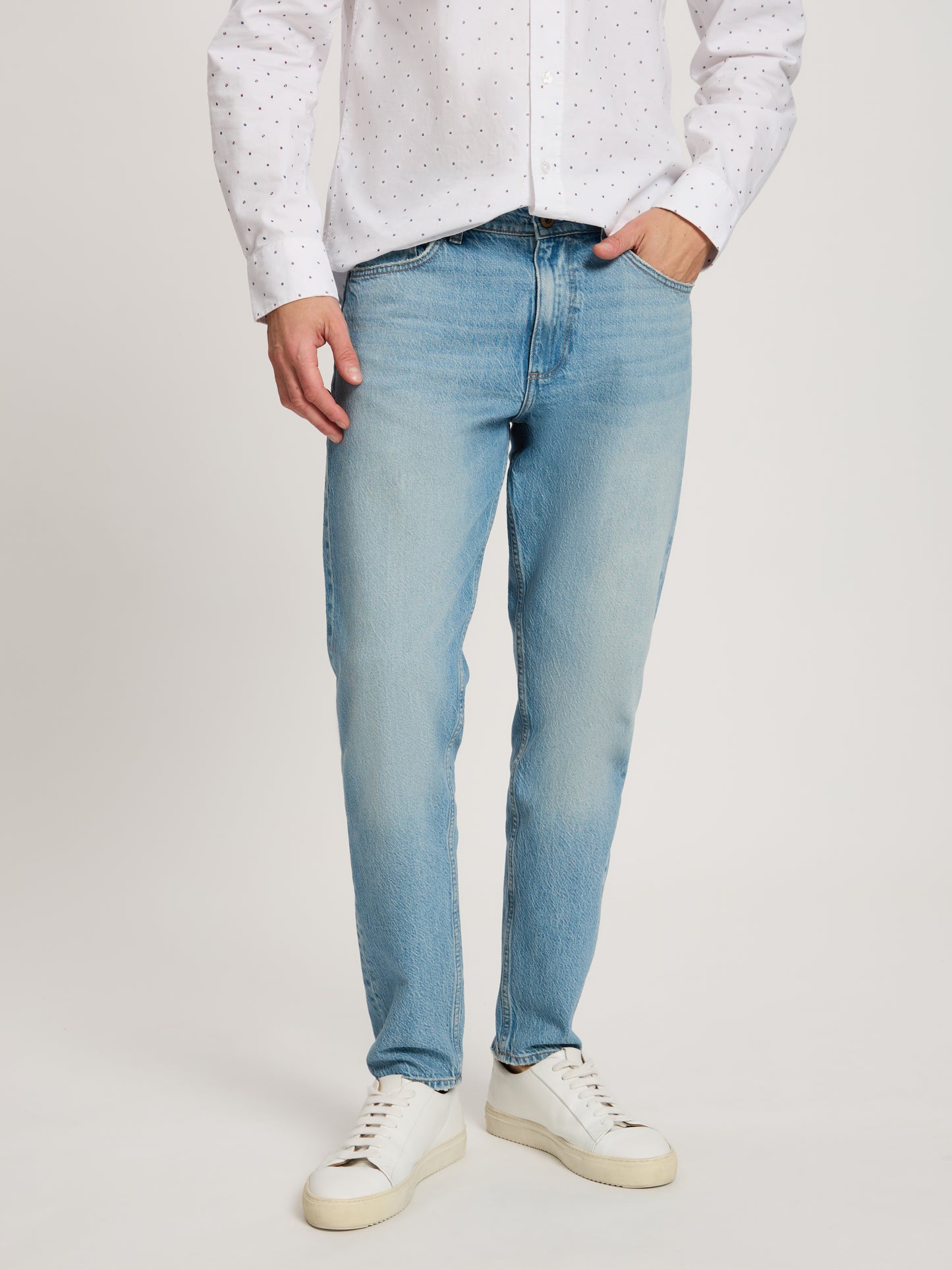 Finn Herren Jeans Tapered Fit Straight Leg helles mittelblau