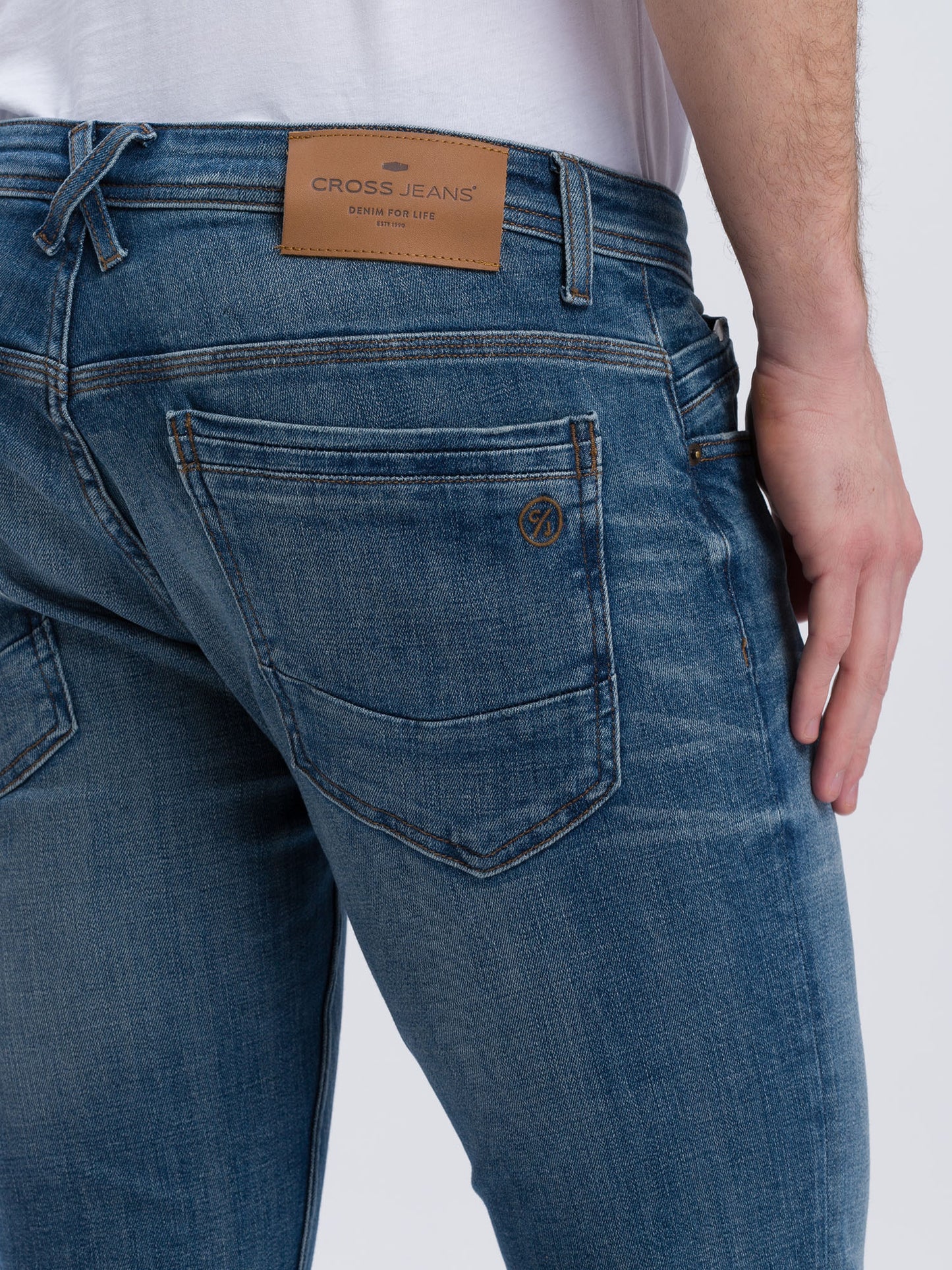 Jimi Men's Jeans Slim Fit Regular Waist Tapered Leg Medium Blue