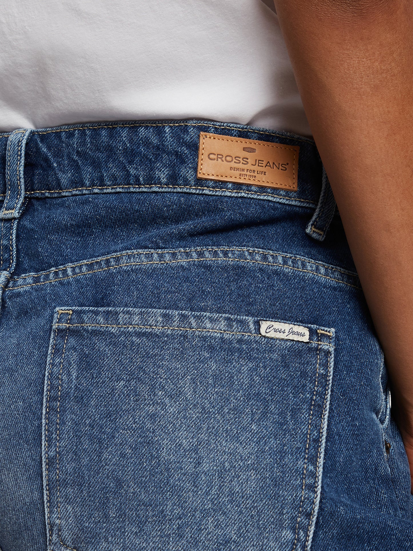 Women's Shorts Relaxed Fit dark mid blue