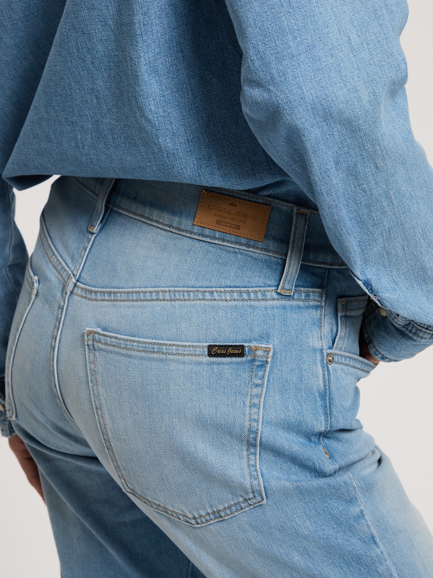 Emilia Damen Jeans Regular Fit Mid Waist hellblau