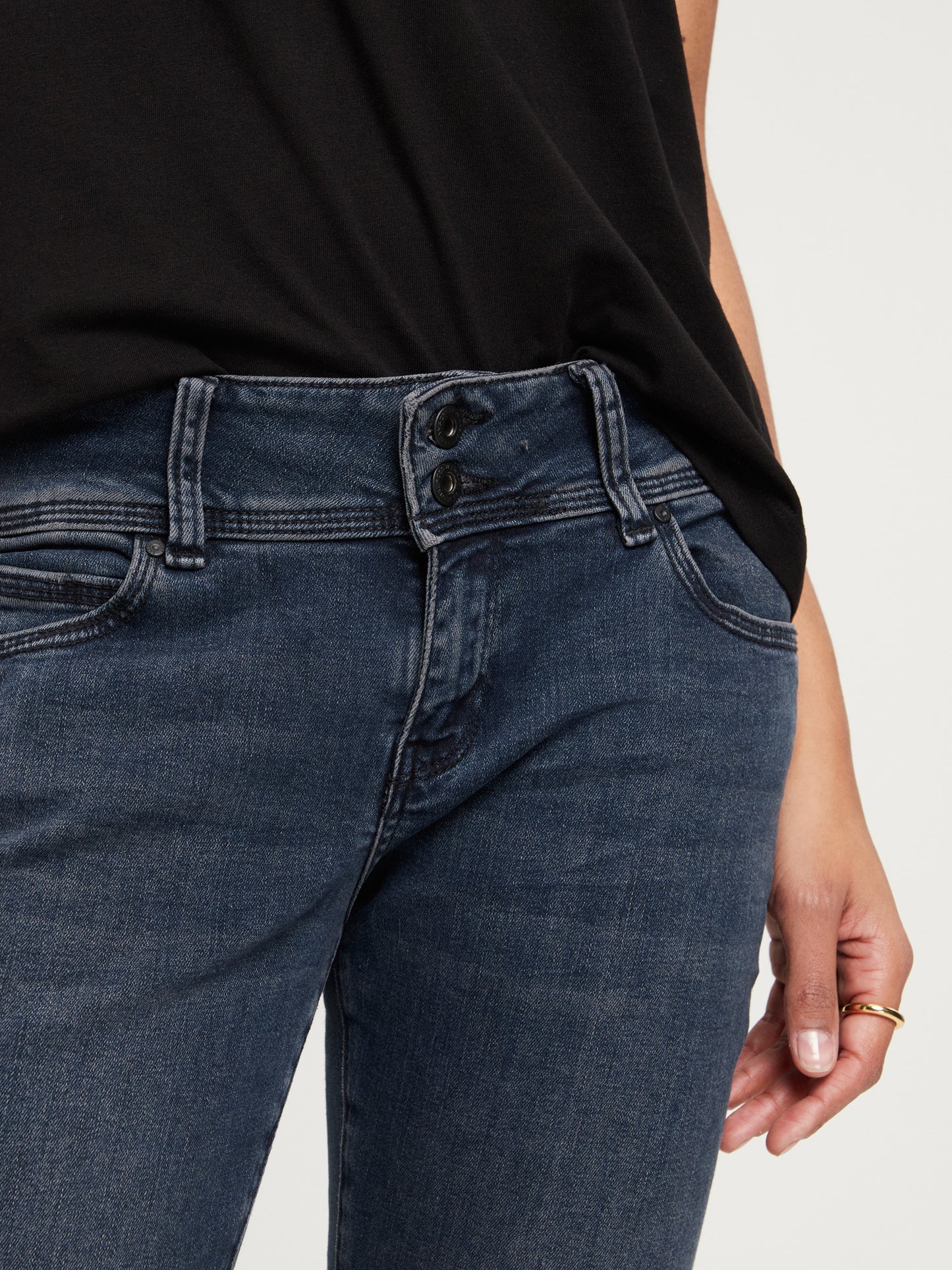Loie Damen Jeans Regular Fit Mid Waist Straight Leg schwarzblau