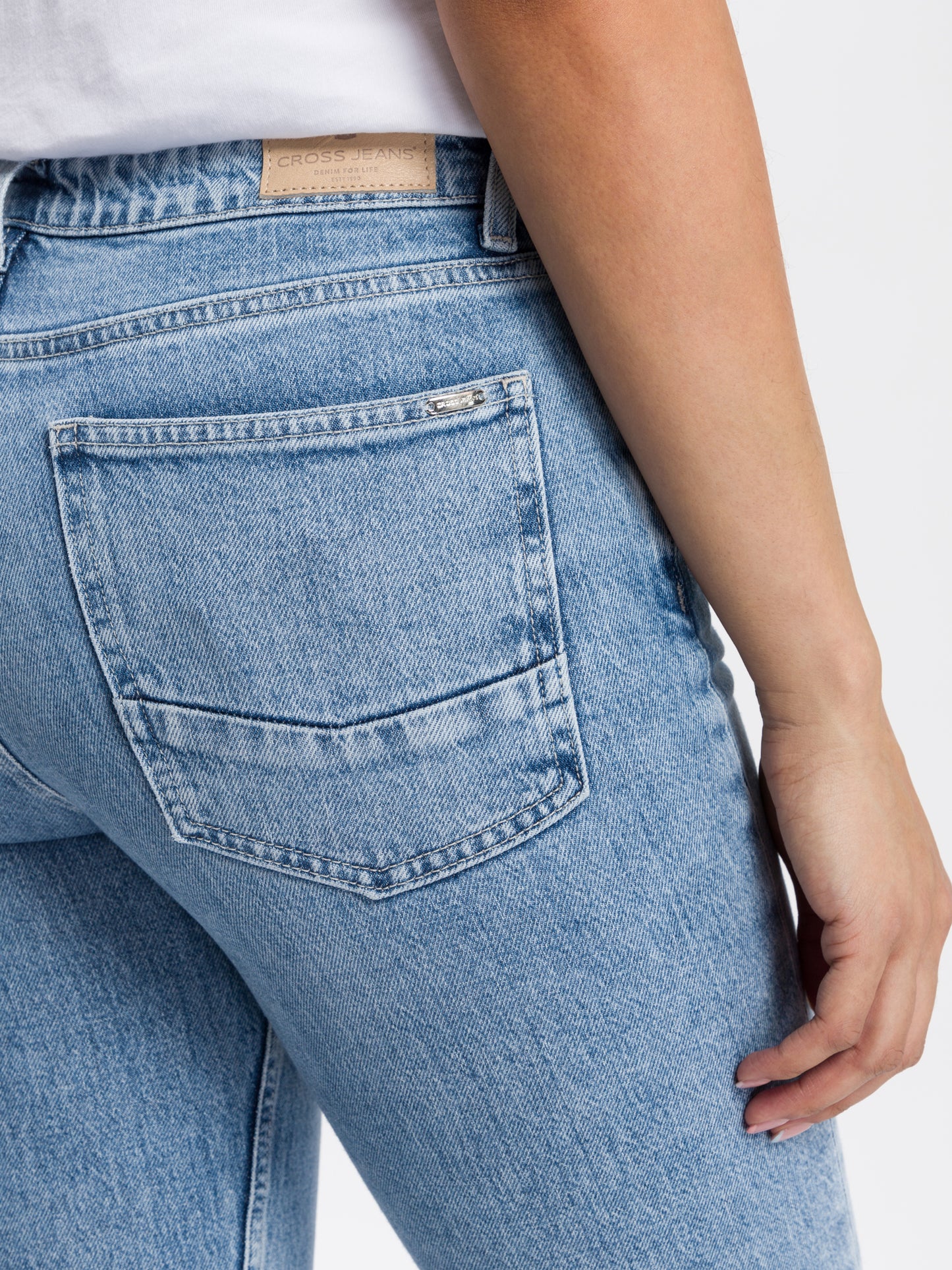 Marisa women's jeans regular fit high waist straight leg medium blue