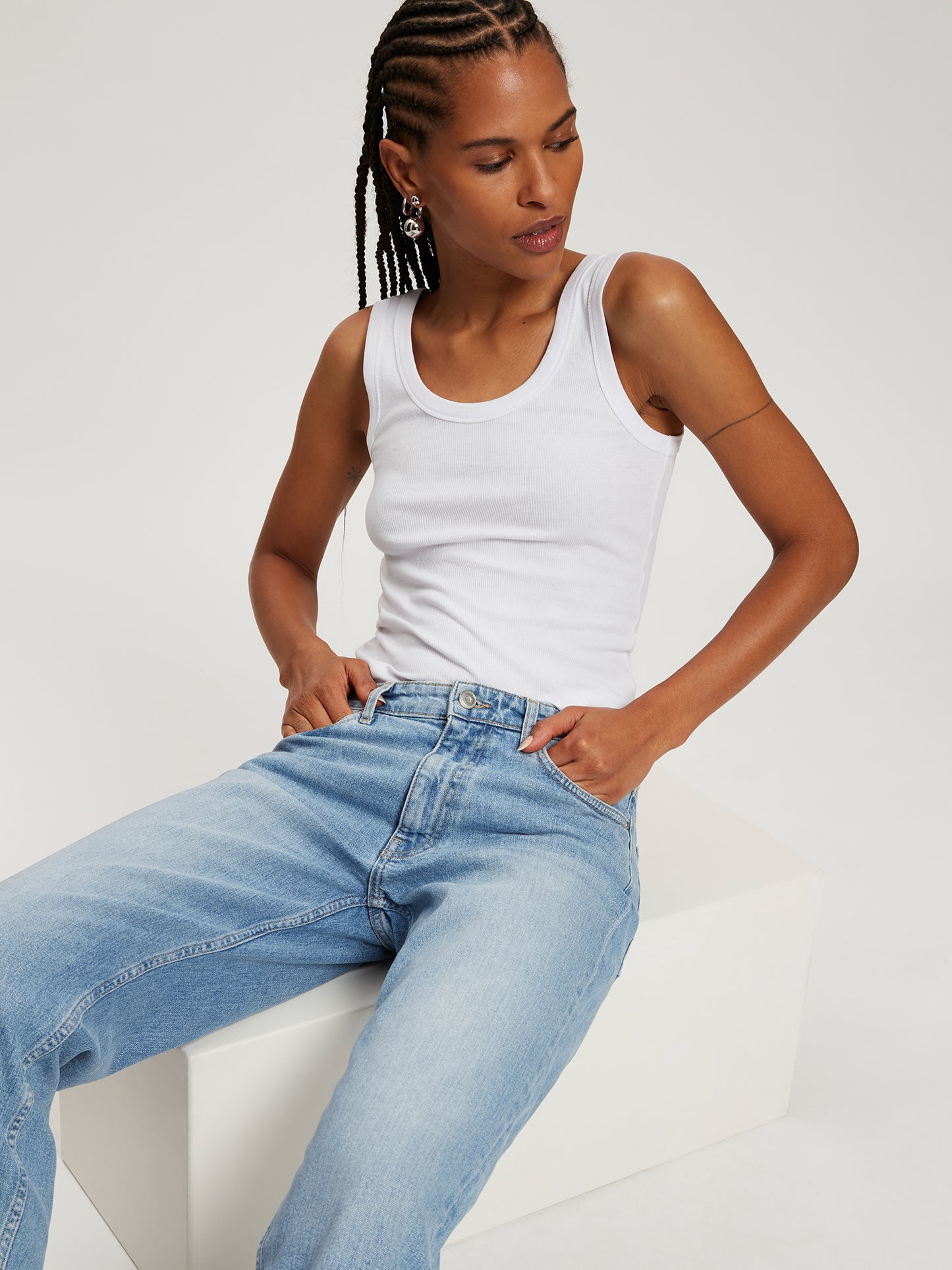 Marisa women's jeans regular fit high waist straight leg light medium blue