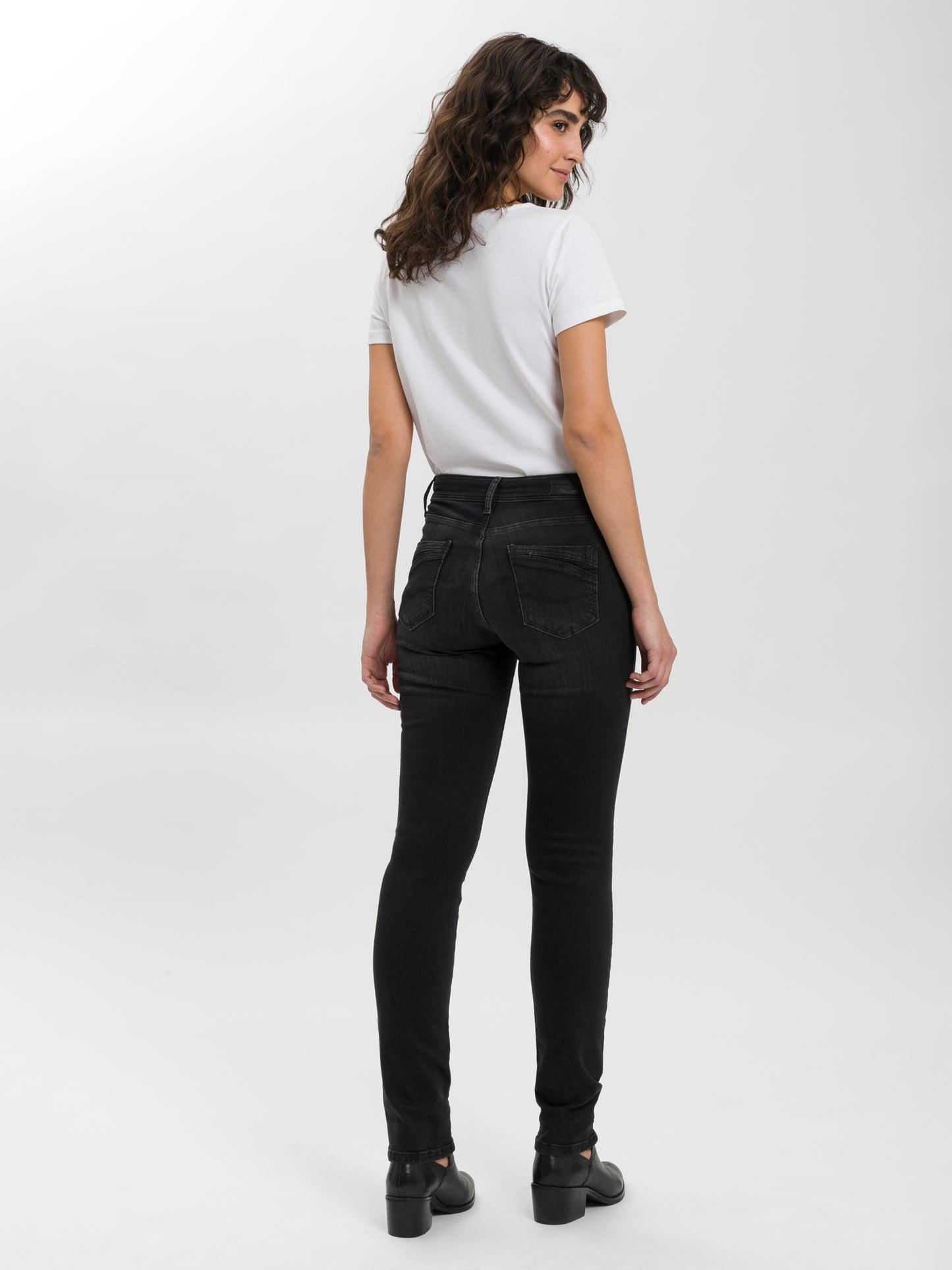 Anya Damen Jeans Slim Fit High Waist schwarz