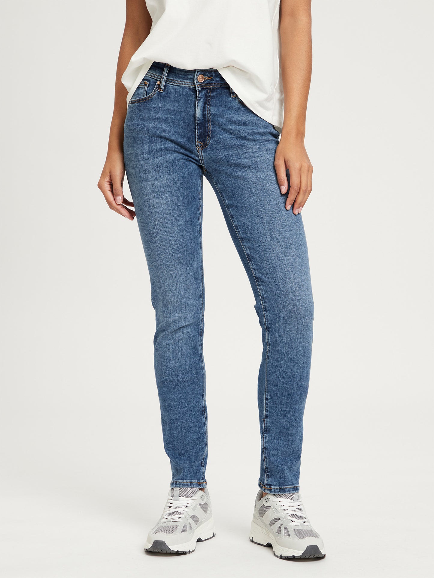 Anya Damen Jeans Slim Fit Mid Waist light blue washed