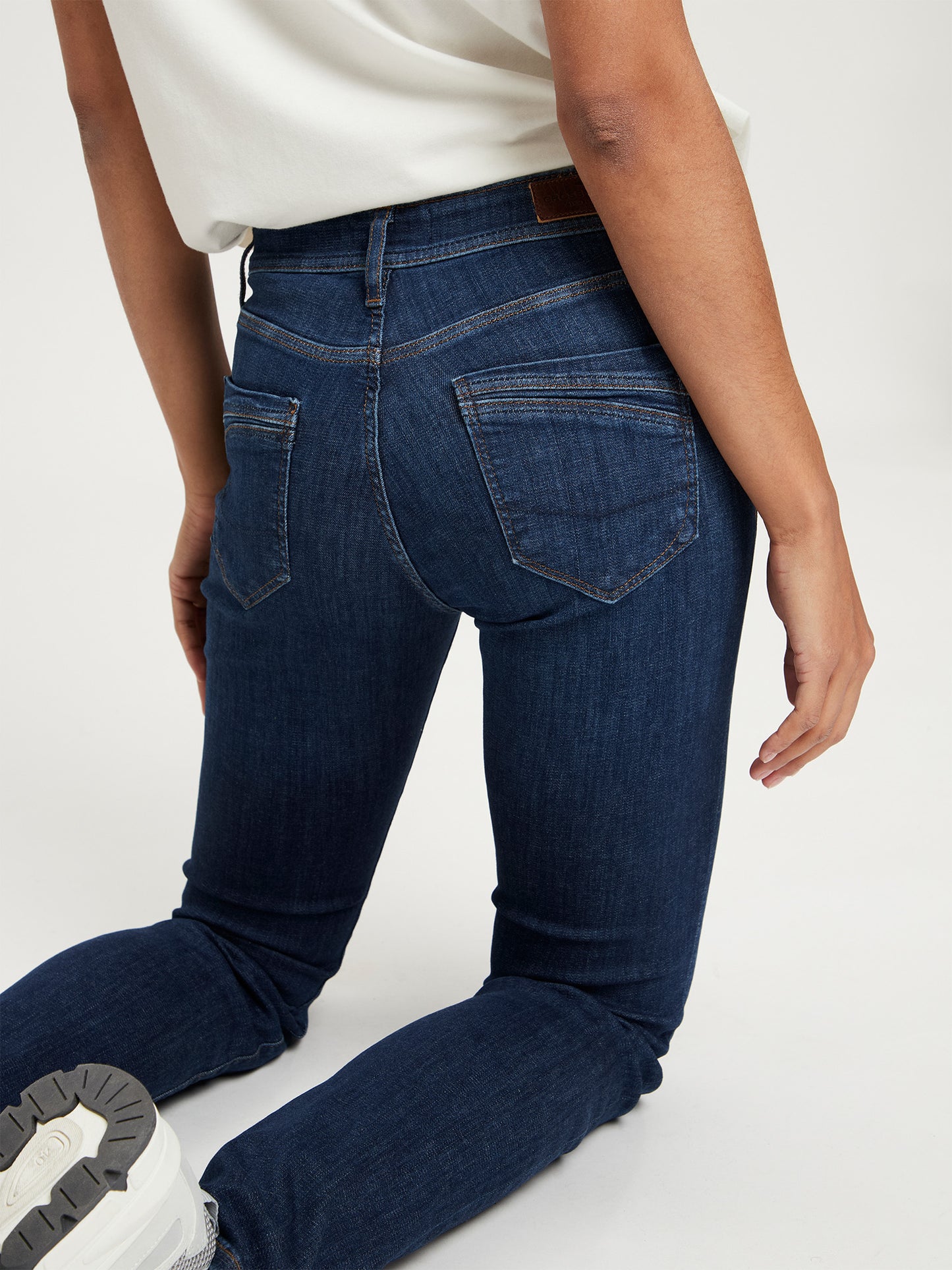 Anya Damen Jeans Slim Fit Mid Waist dunkel blau