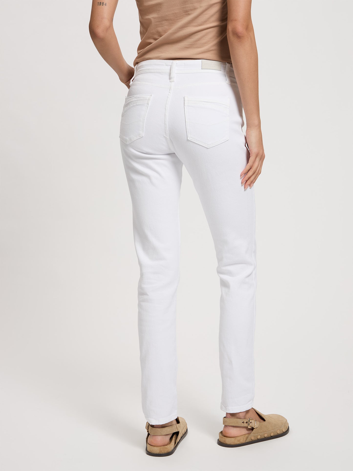 Anya Damen Jeans Slim Fit Mid Waist weiß