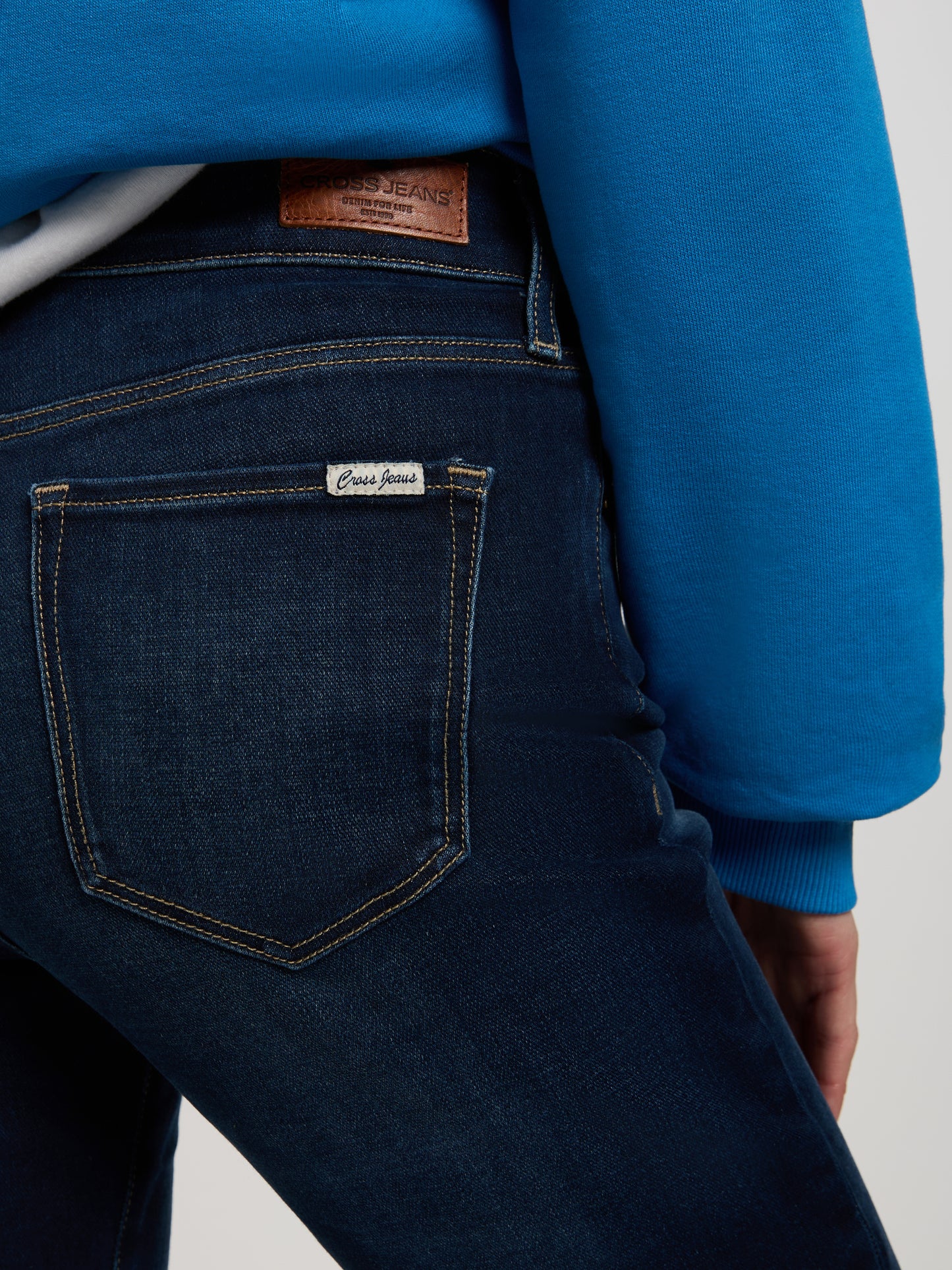 Anya Damen Jeans Slim Fit Mid Waist tiefblau