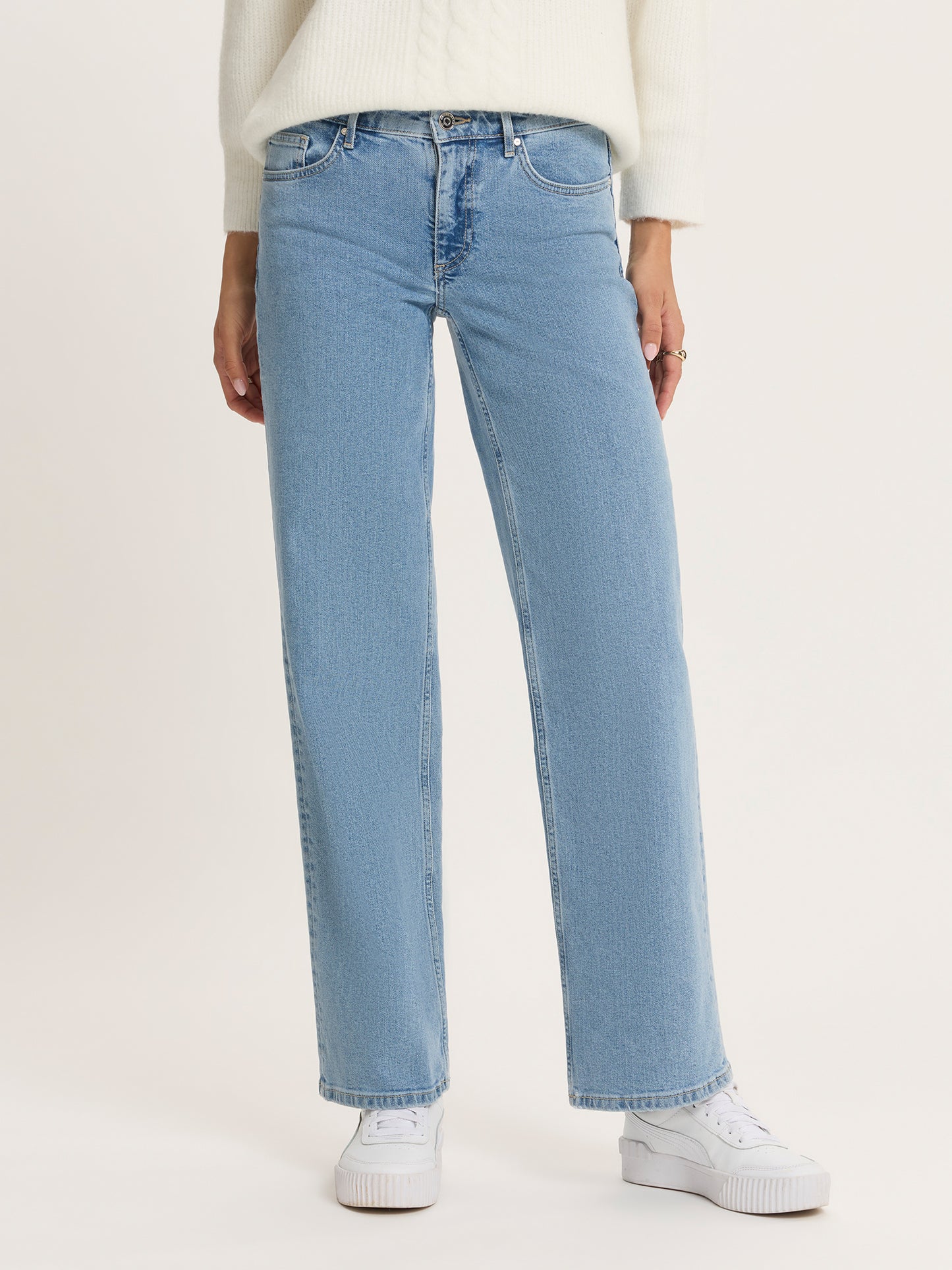 STRAIGHT FIT JEANS