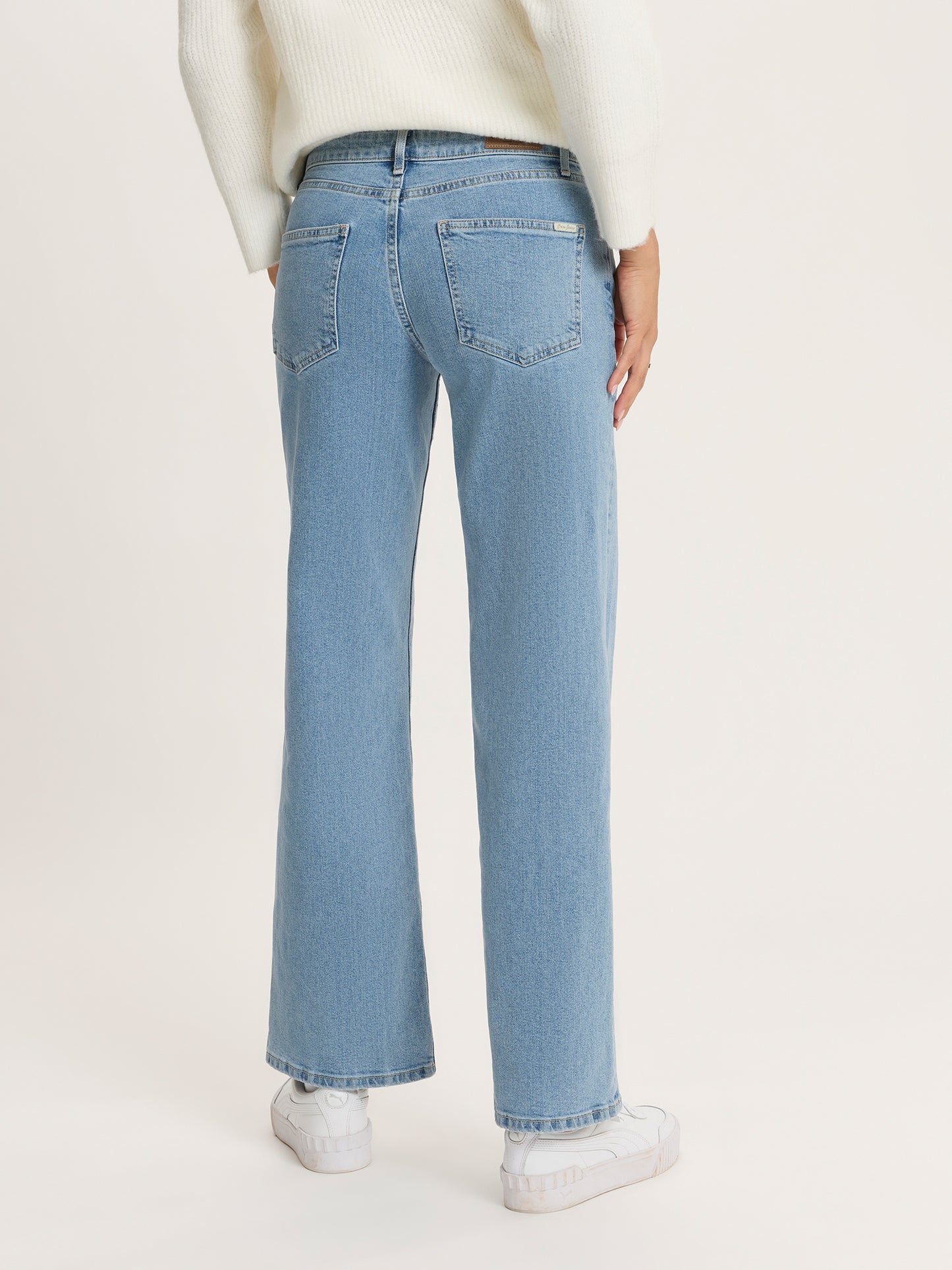STRAIGHT FIT JEANS