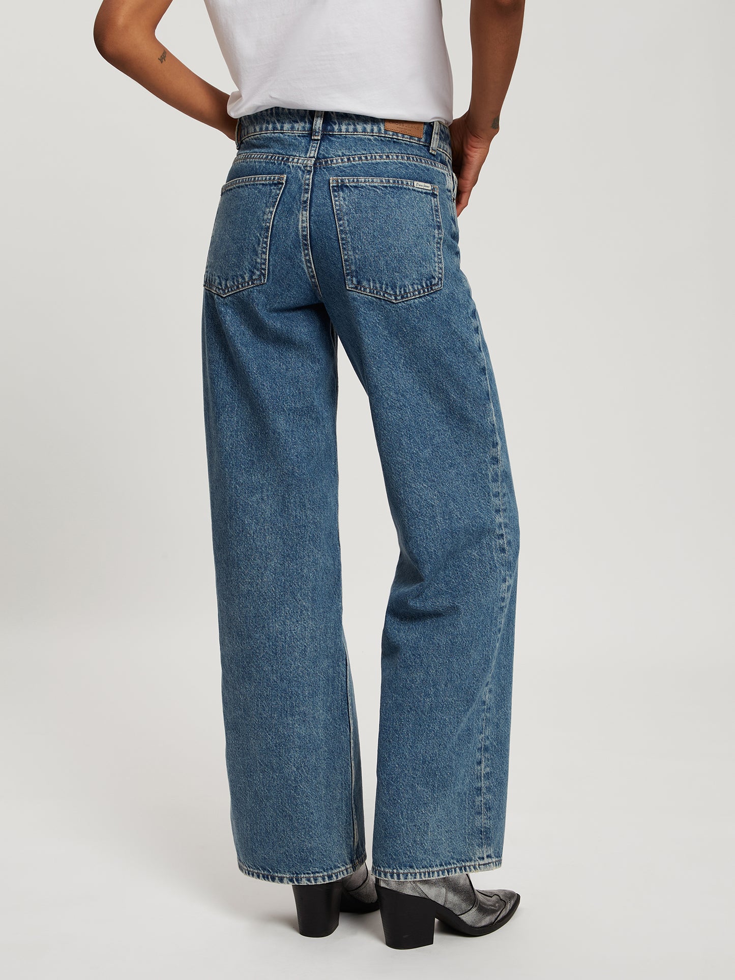 Damen Jeans Flare Fit Mid Waist dunkel mittelblau